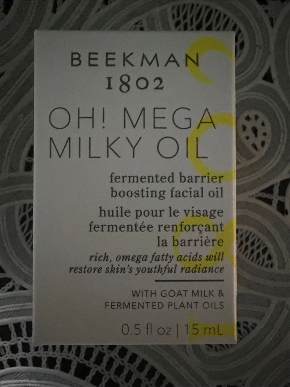 Beekman 1802 Oh! Mega Milky Oil - White and Yellow